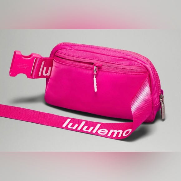 NEW & IMPROVED SONIC PINK Lululemon Everywhere Belt Bag White Wordmark - Picture 8 of 11